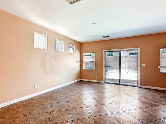 5th image of 3828 Carisbrook Dr