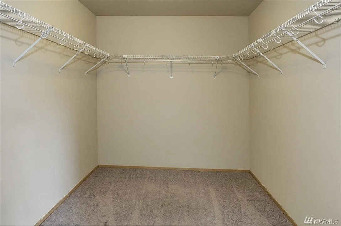 4 bed, 2.5 bath, 2102 sqft, $2,750 — Photo 3