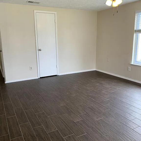 6210 Pridgen St — Photo 9