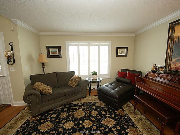 4th image of 8720 Alexandria Dr