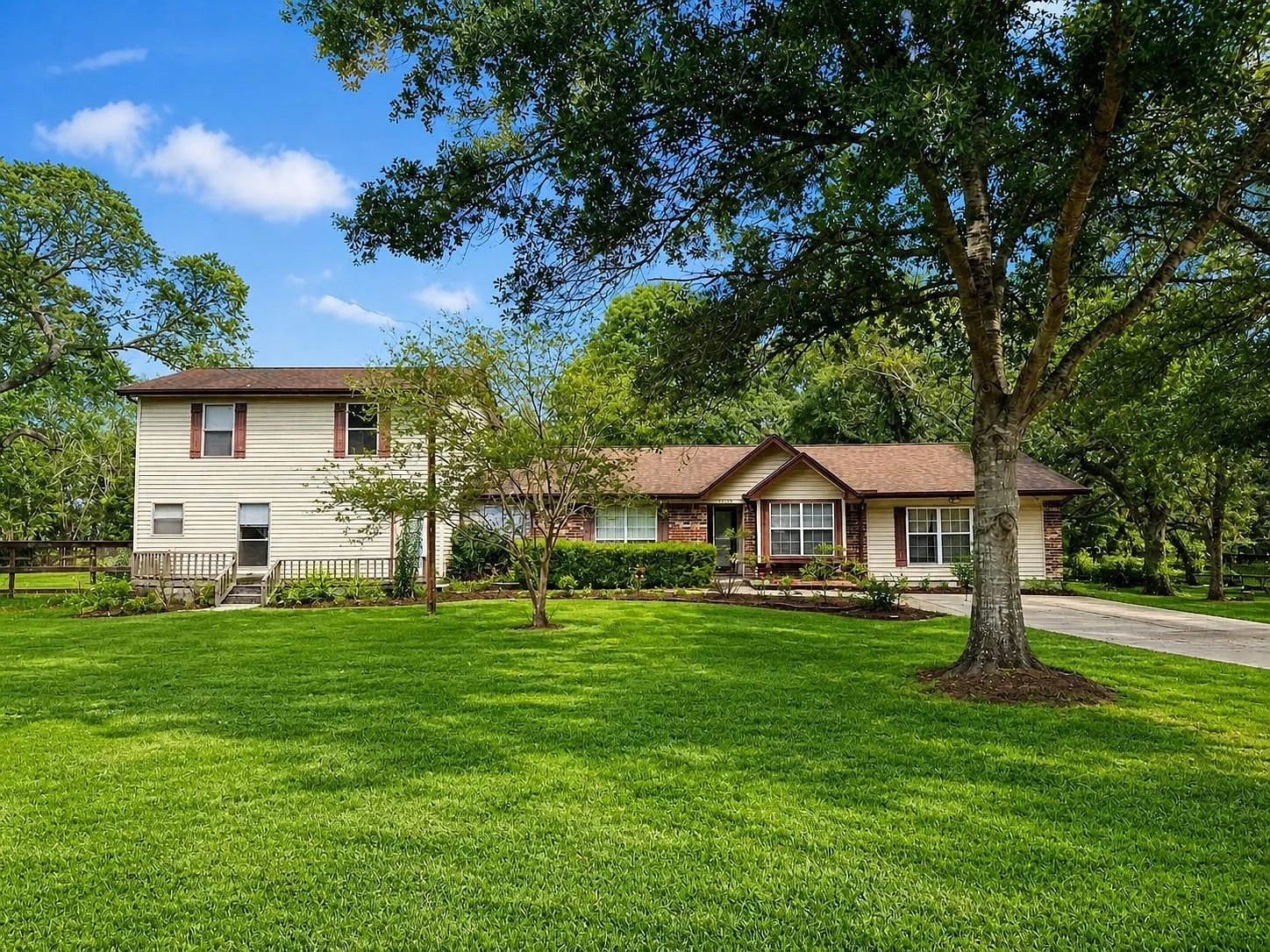 4 bed, 3.0 bath, 3400 sqft, $2,850 — Photo 1