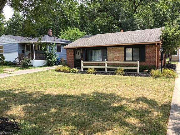 3rd image of 26063 Myrtle Ave