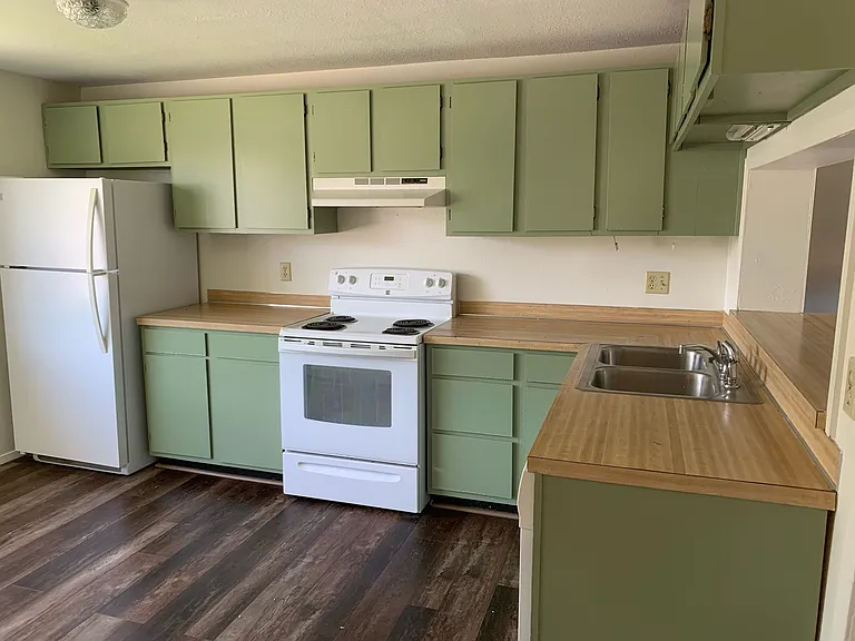 848 W 3rd St #D — Photo 3