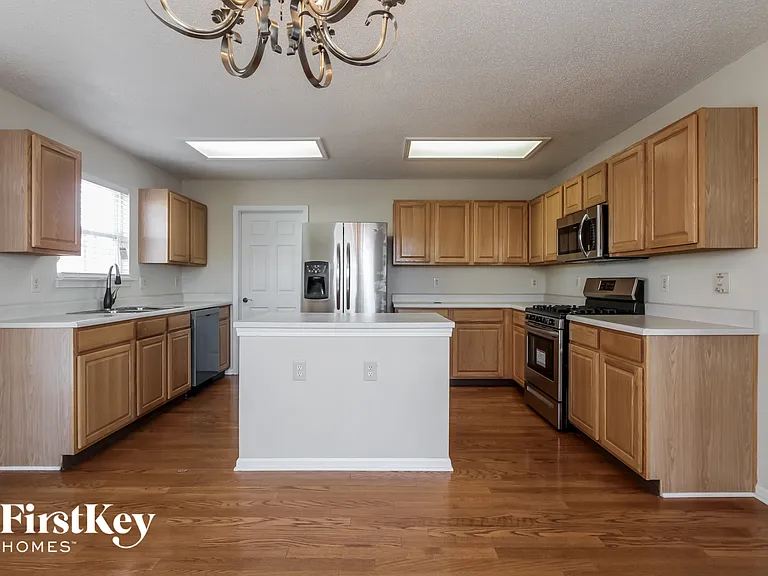 9192 Huntleigh Cir — Photo 6