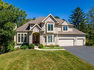 1320 Infanta Ct, Woodstock, IL 60098