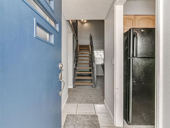 3rd image of 2212 Twisted Oak Dr