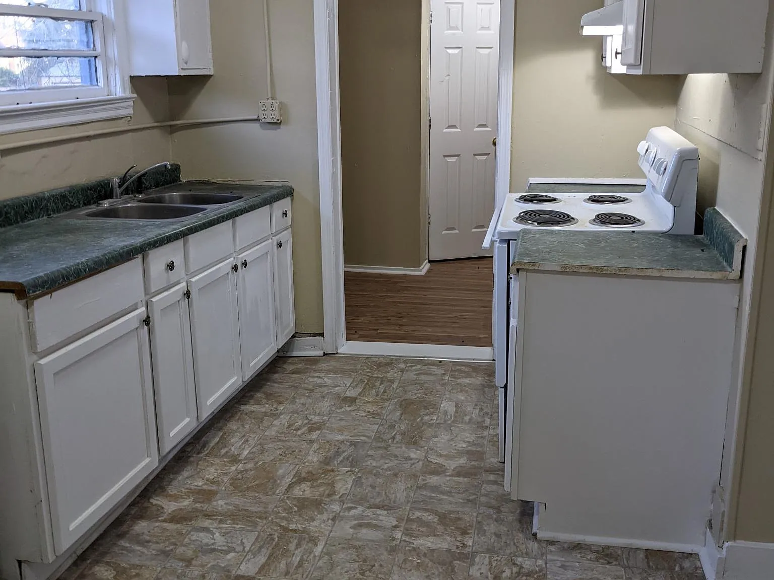 3 bed, 1181 sqft, $1,000 — Photo 3