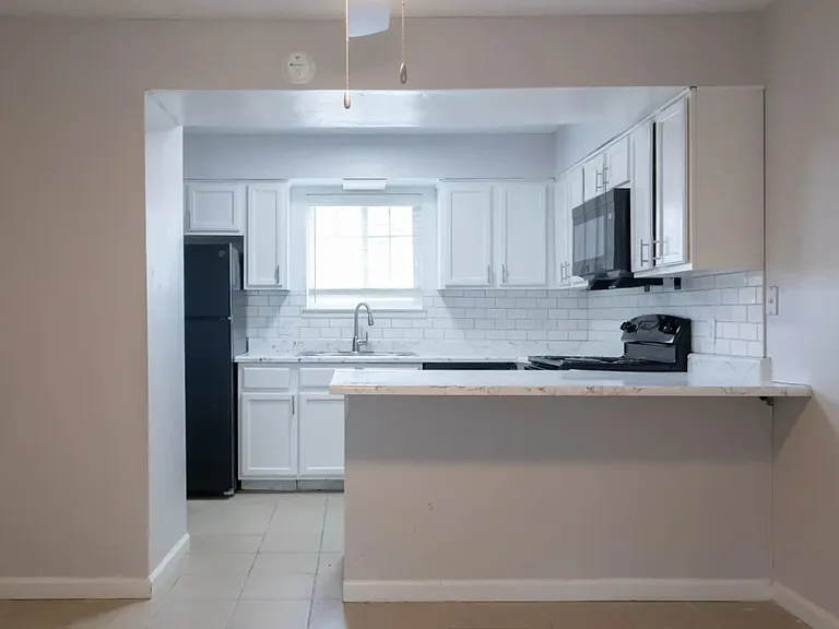 Country Lake Townhomes — Photo 10