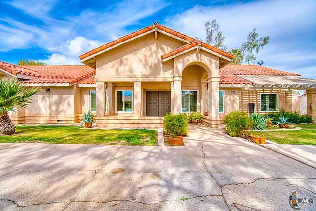 1st image of 2340 Desert Gardens Dr