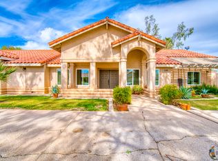 2340 Desert Gardens Dr, El Centro, CA 92243