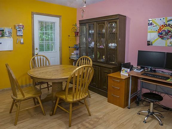 4th image of 843 Avenue D