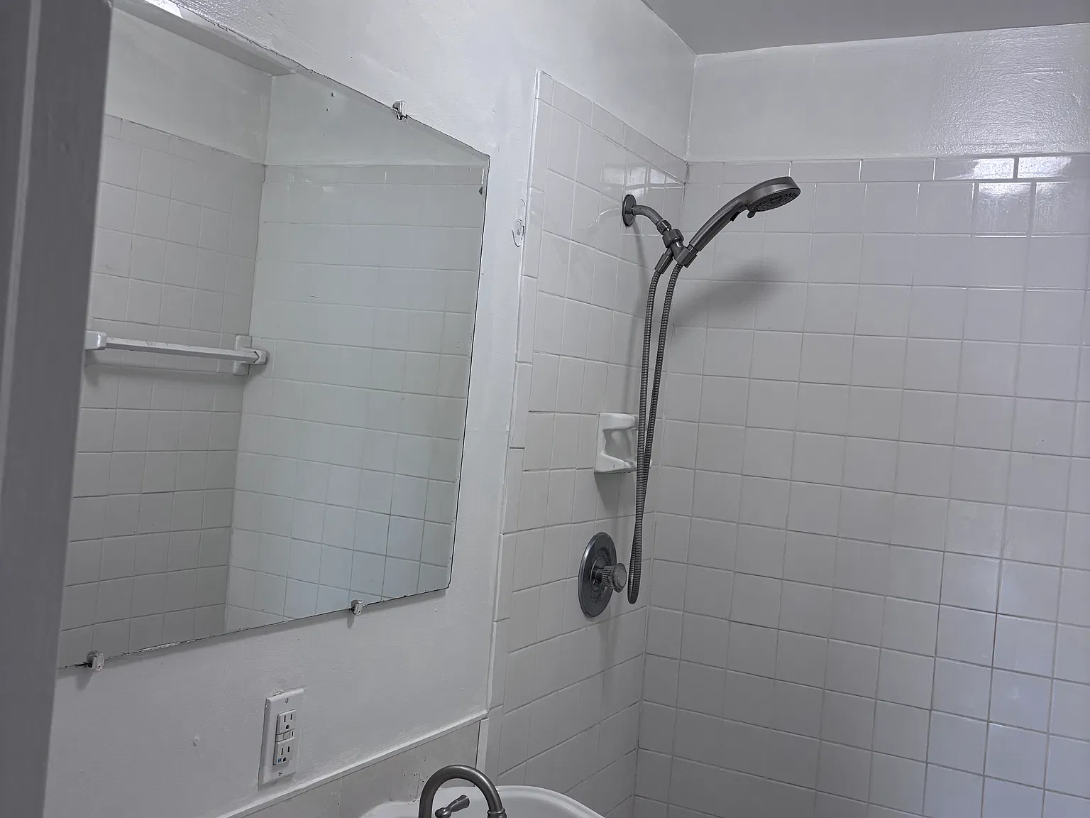 3 bed, 1700 sqft, $2,100 — Photo 1