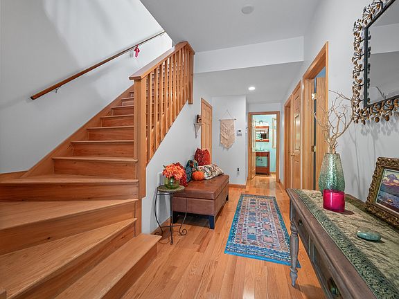 3rd image of 10 Wilhelm Place