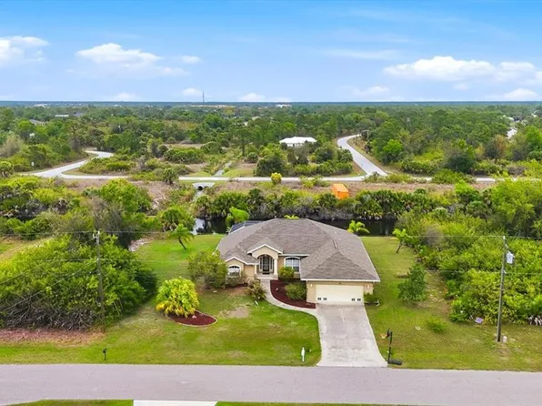 300 Baytree Dr, Rotonda West, FL 33947