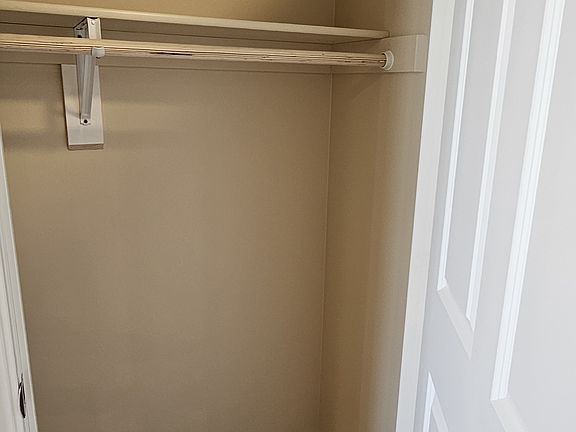 5th image of 443 Neel St #201