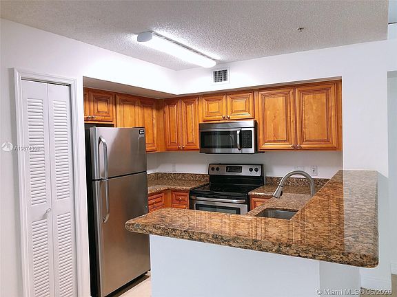 4th image of 12118 Saint Andrews Pl APT 303