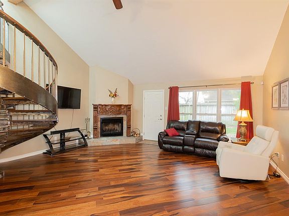 2nd image of 114 Ambershadow Dr