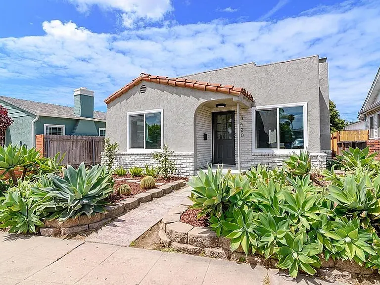 3420 Boundary St — Photo 1