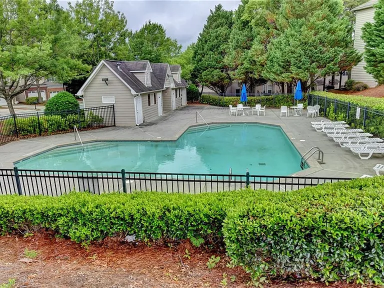 1641 Tailmore Ln — Photo 39