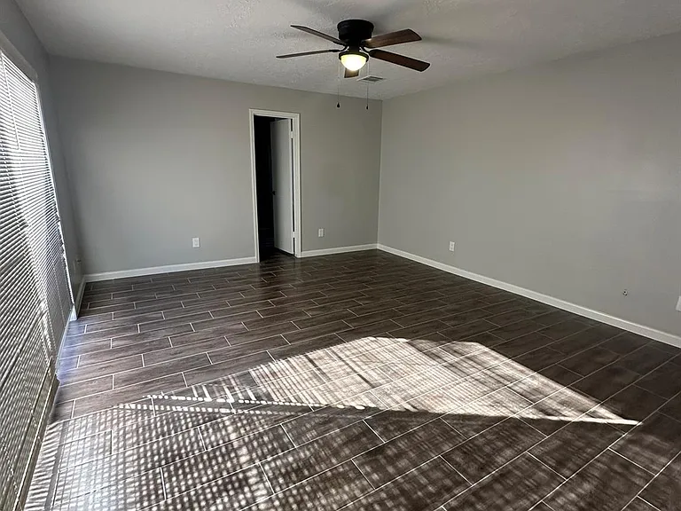 7846 Bankside Dr — Photo 12