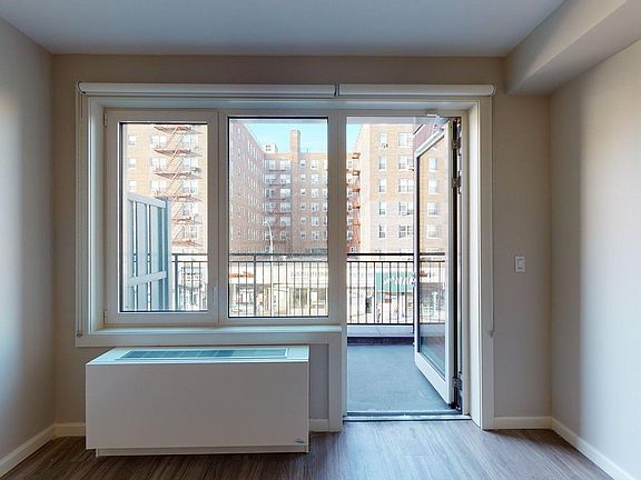 5th image of 17802 Hillside Ave #313