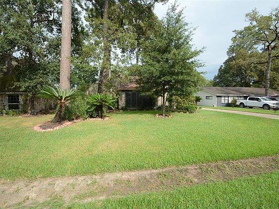 Home offers large front yard. Perfect for holiday decorating!