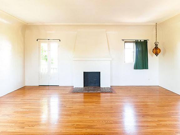 2nd image of 1440 Echo Park Ave