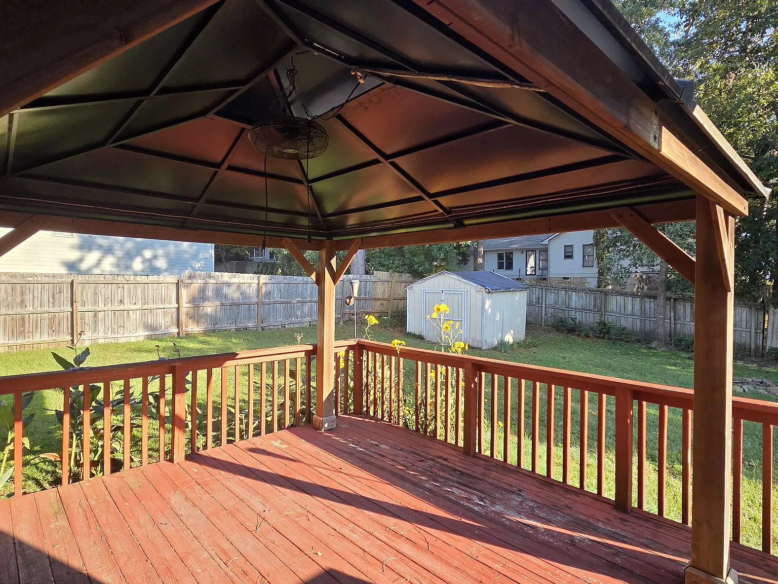 3 bed, 2.5 bath, 1858 sqft, $2,000 — Photo 2