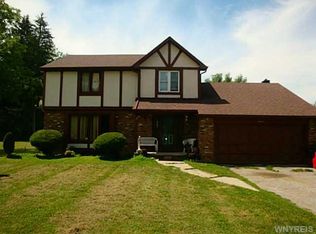 6644 Bear Ridge Rd, Lockport, NY 14094