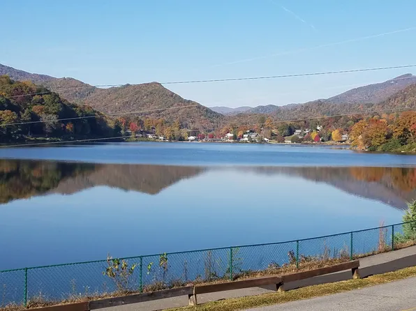 1465 S Lakeshore Dr APT E4, Lk Junaluska, NC 28745