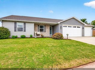 503 Rusch Dr, Combined Locks, WI 54113