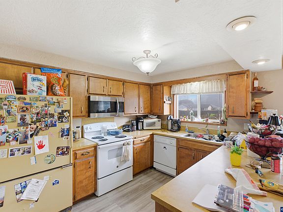 5th image of 1247 1st Ave