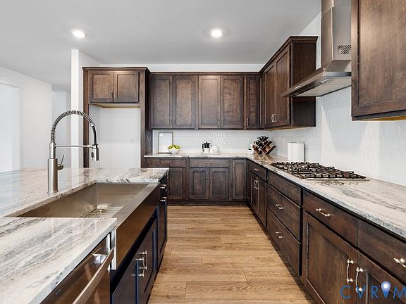 7th image of this home