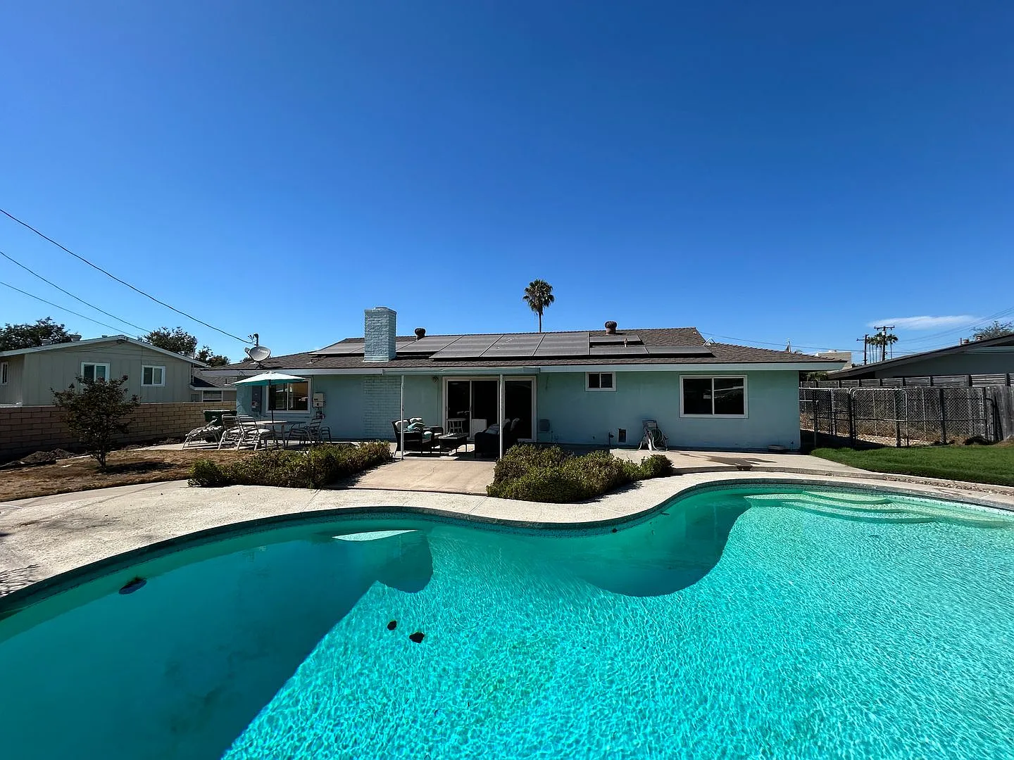 Beautifully Updated 4 Bed 2 Bath Ranch Style Pool Home in Tustin with Solar! — Photo 4