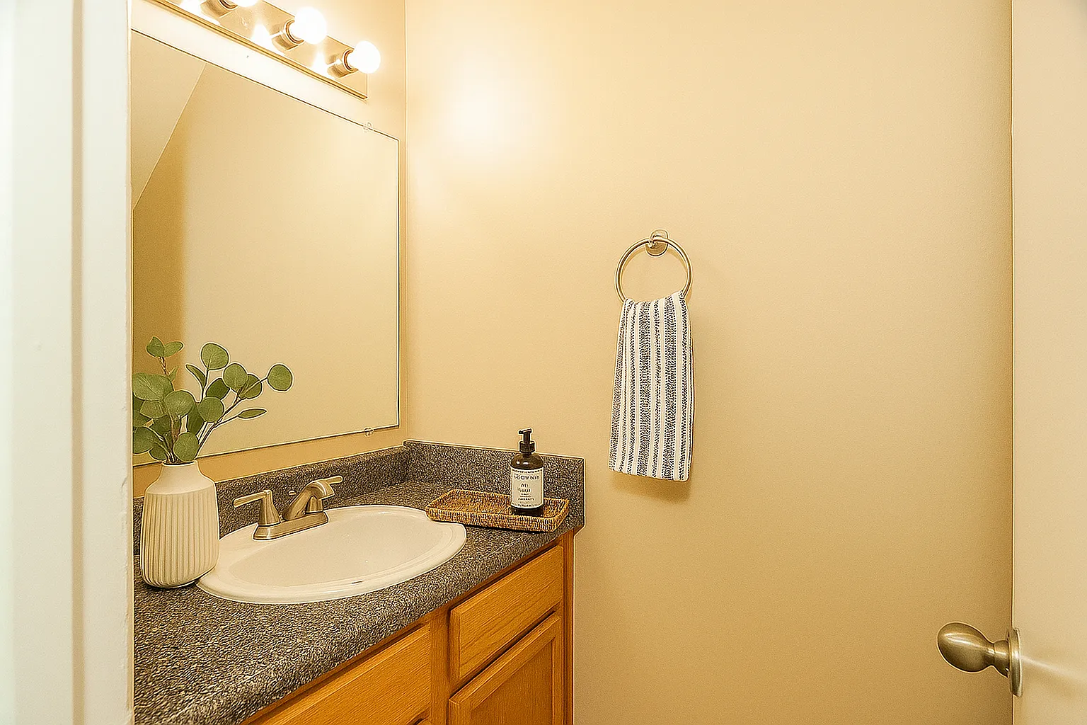 Vines at Cedar Creek Townhomes — Photo 1