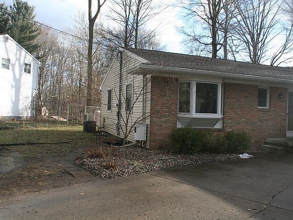 3rd image of 3534 Josephine Ln