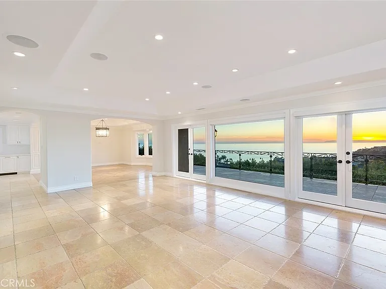 517 Emerald Bay — Photo 3
