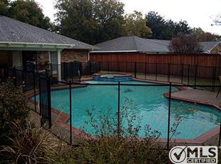 516 McCoy Dr, Irving, TX 75062
