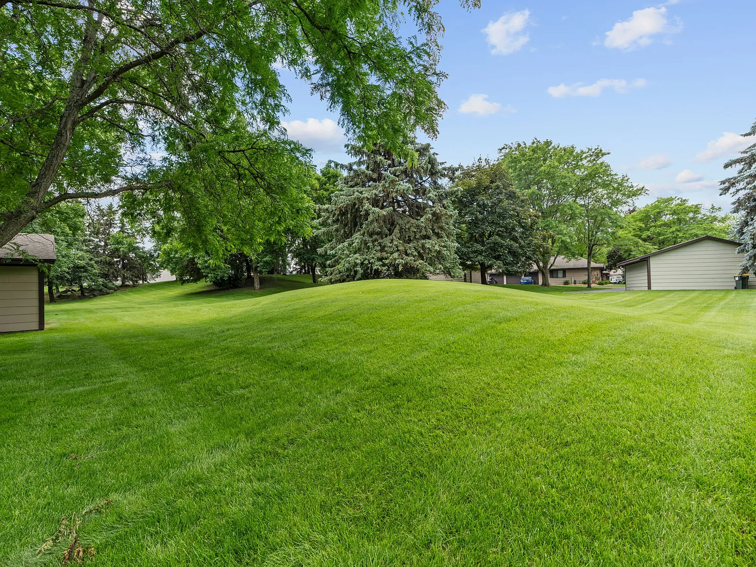 Zenith Lane, Eden Prairie (13359) LS ER1 - 1 — Photo 2