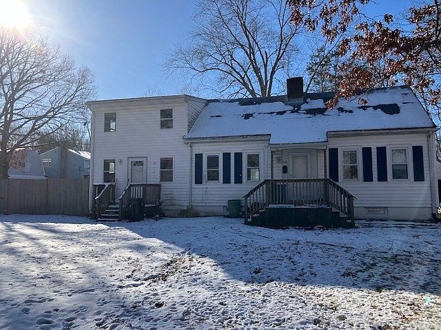 2nd image of 105 Hammond St
