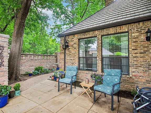 5th image of 329 Windbrook Dr
