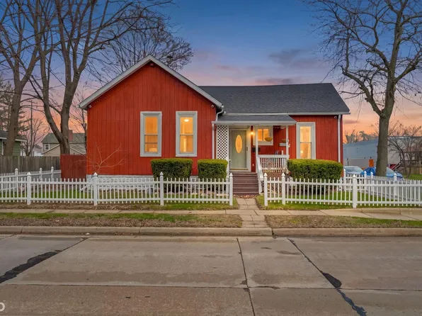 903 Oak St, Port Huron, MI 48060