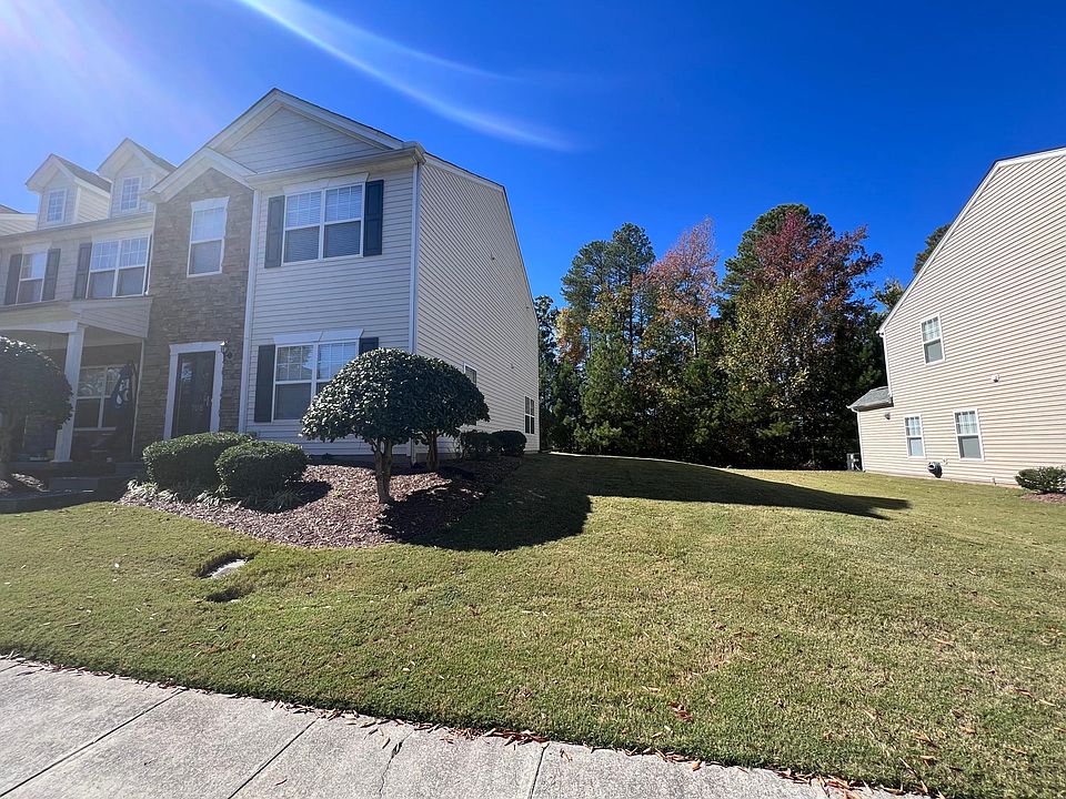 Large side yard