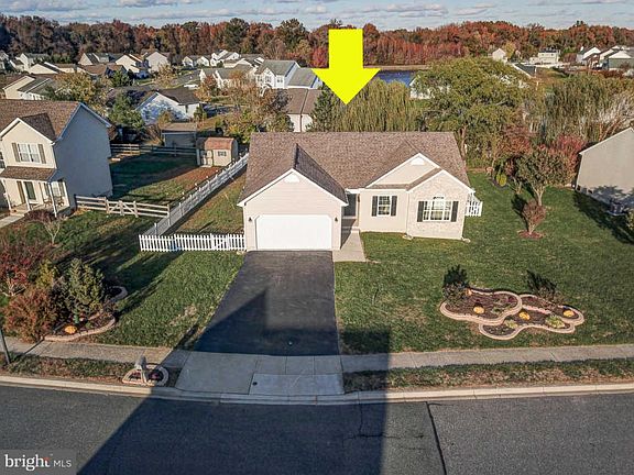 4th image of 418 W Harvest Ln