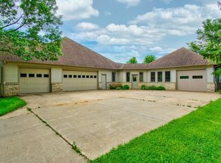 1644 Timberlake Run, Cedar Rapids, IA 52403