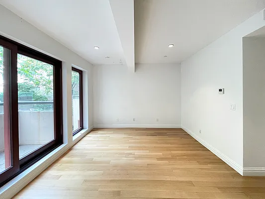 Rented by SERHANT. | media 26