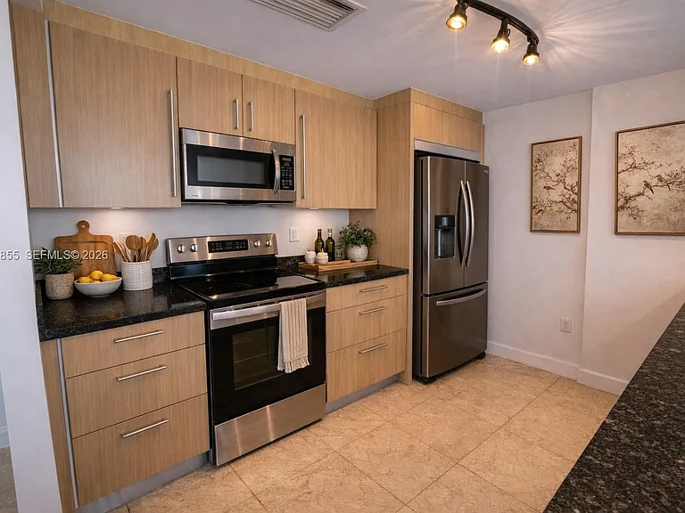 10275 Collins Ave #1428 — Photo 36