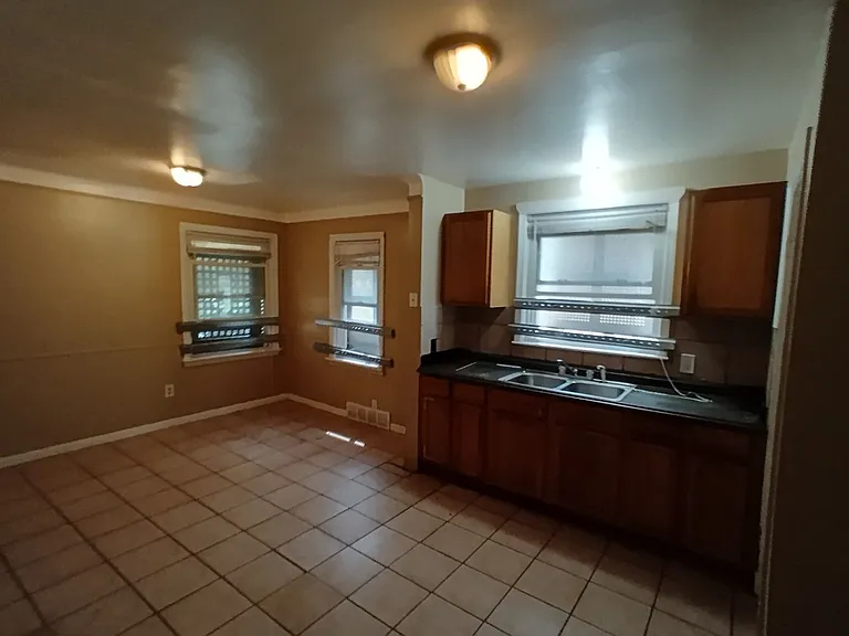 15421 Stout St — Photo 12