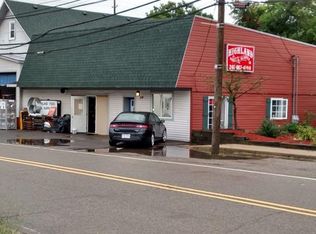 118 E Livingston Rd, Highland, MI 48357