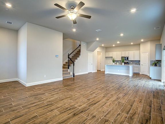 4th image of 7525 Sunset Blvd